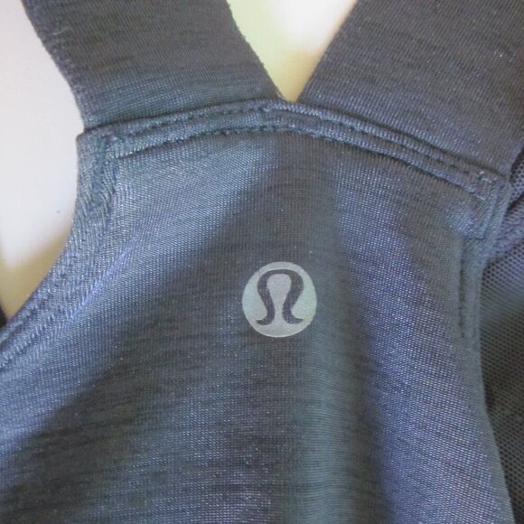 Lululemon Womens Deep V Athletic Tank in Gray About Size S Shelf Bra - Picture 4 of 7